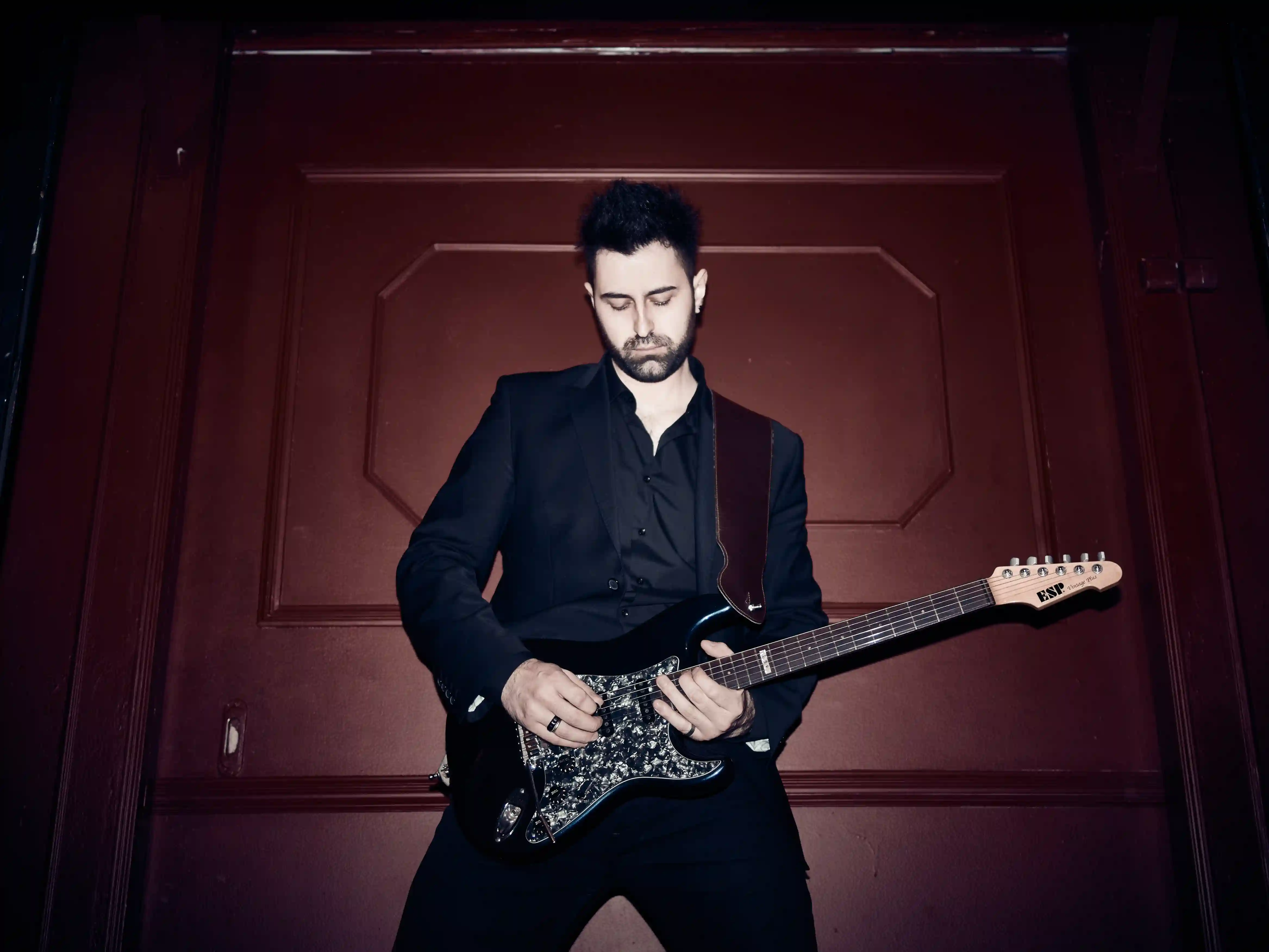 Гитарист Alex Drevel